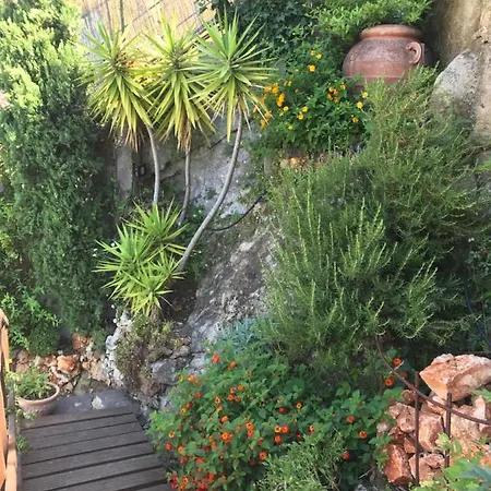 Villa-gaby Entiere Et Piscine * Menton